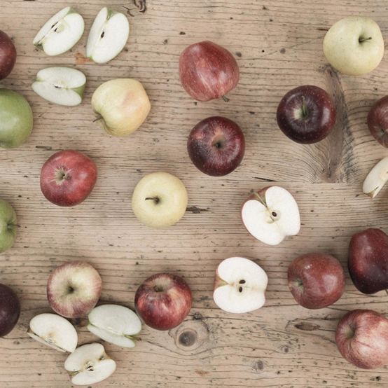 apple-assortment-on-table-kopie