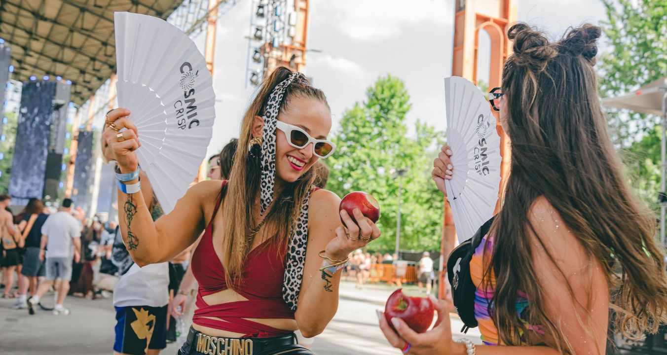 cosmic-crisp-kappa-futurfestival-goggi-visuals-3